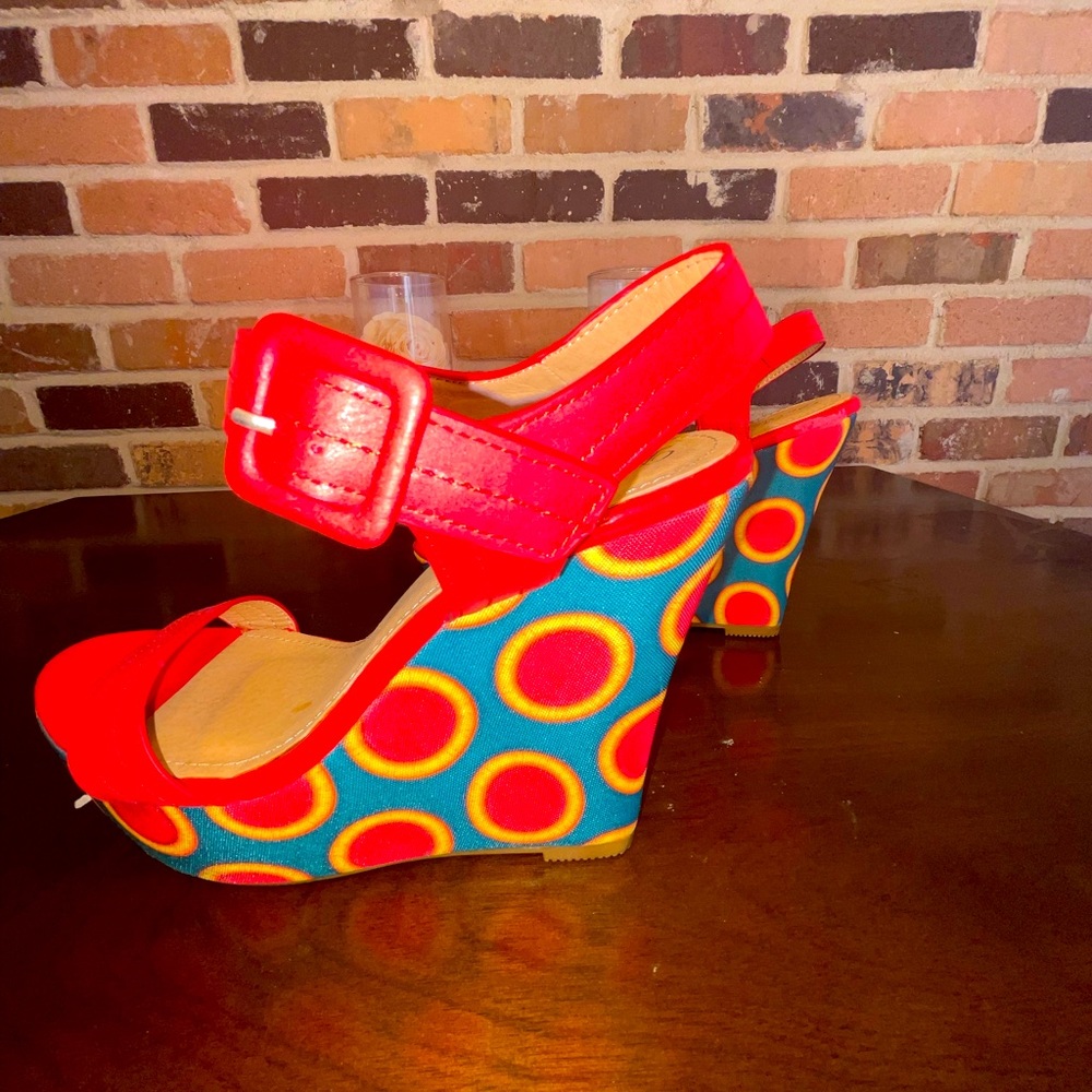 De Blossom Collection Wedge Platform Heel Sz US 9